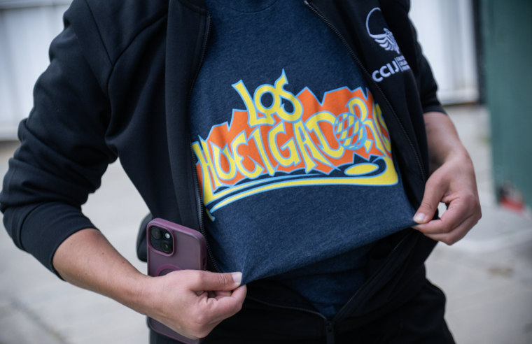 El logo diseñado por Juan, un inmigrante detenido en California City, para el equipo "Los Huelgadores".